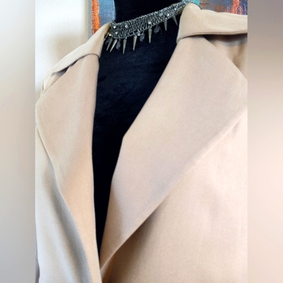 Soft Surroundings Town & Country Tan Trench Coat Pleated Back Detail Size M - Picture 9 of 13
